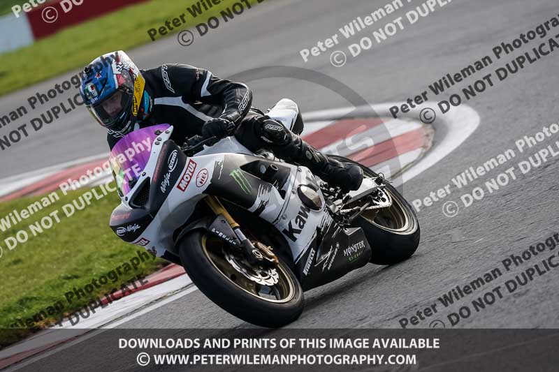 donington no limits trackday;donington park photographs;donington trackday photographs;no limits trackdays;peter wileman photography;trackday digital images;trackday photos